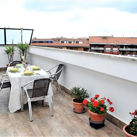 Ferienwohnung Attico Luminoso Terrazza Metro A Aria Cond Wifi Rom Exterior foto